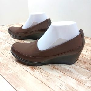 Clarks Leather Brown Wedge Closed Toe Heels Women's Dress Shoes Size 8.5